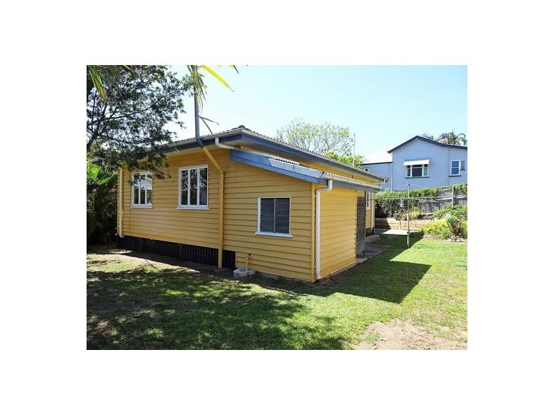 46 RAILWAY PARADE, Norman Park QLD 4170