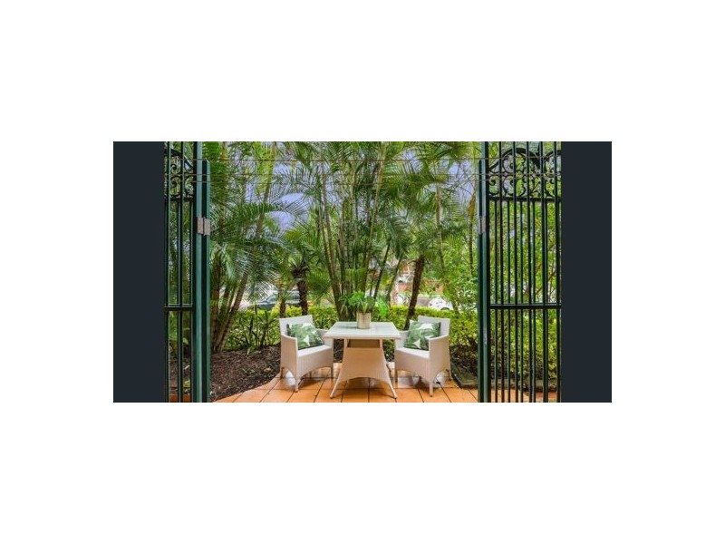 2/63 NORTHCOTE STREET, East Brisbane QLD 4169