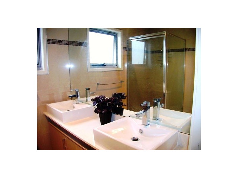 27b Overend Street, East Brisbane QLD 4169