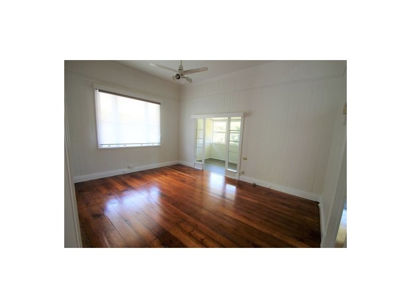 76 MAYNARD STREET, Woolloongabba QLD 4102