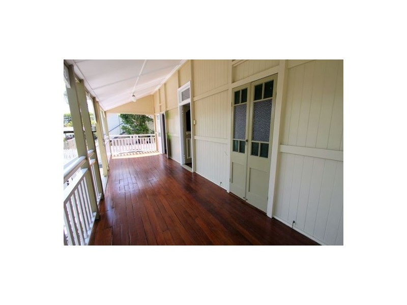 76 MAYNARD STREET, Woolloongabba QLD 4102