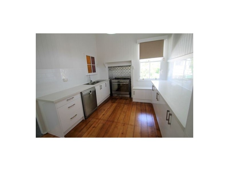 76 MAYNARD STREET, Woolloongabba QLD 4102