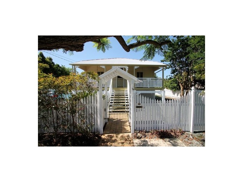 76 MAYNARD STREET, Woolloongabba QLD 4102