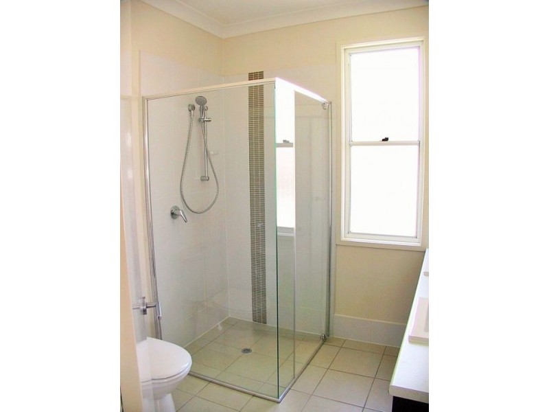 18. NOELA STREET, Coorparoo QLD 4151