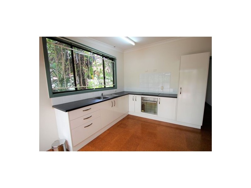 132 MERTHYR RD, New Farm QLD 4005