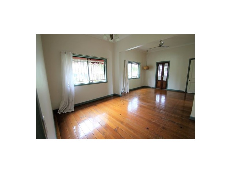 132 MERTHYR RD, New Farm QLD 4005
