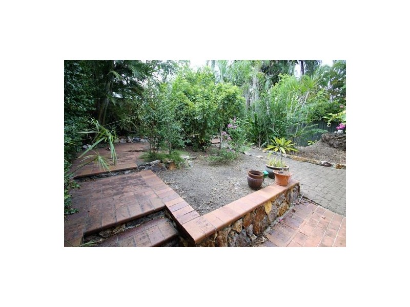 132 MERTHYR RD, New Farm QLD 4005