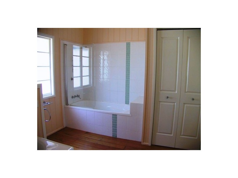 25 NEVILLE STREET, Kangaroo Point QLD 4169