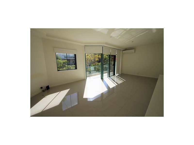 23/10 Goodwin St, Kangaroo Point QLD 4169