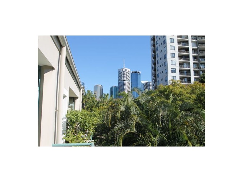 23/10 Goodwin St, Kangaroo Point QLD 4169
