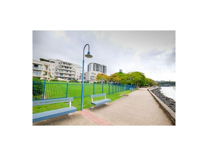 23/10 Goodwin St, Kangaroo Point QLD 4169