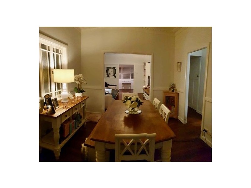 9 HOWARD STREET, Coorparoo QLD 4151