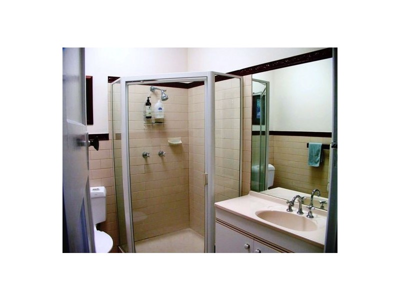 9 HOWARD STREET, Coorparoo QLD 4151