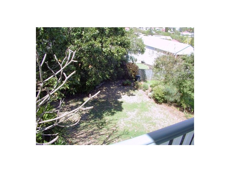 9 HOWARD STREET, Coorparoo QLD 4151