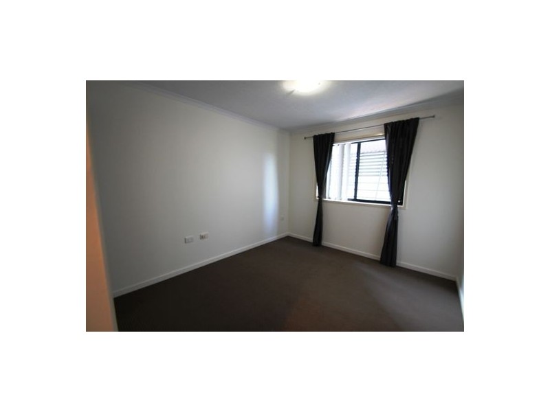 15.106 LINTON STREET, Kangaroo Point QLD 4169