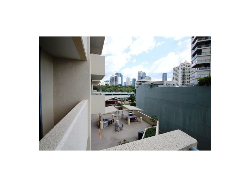 212.44 FERRY STREET, Kangaroo Point QLD 4169