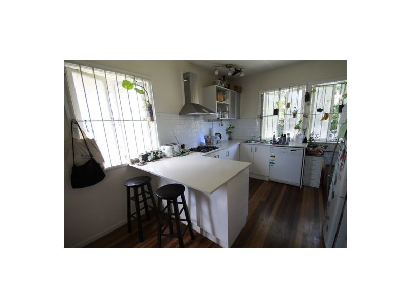 24 SALSTONE STREET, Kangaroo Point QLD 4169