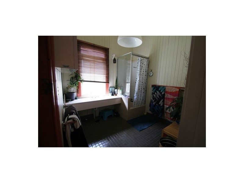 24 SALSTONE STREET, Kangaroo Point QLD 4169