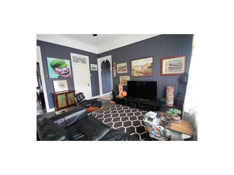 25 ELFIN ST, East Brisbane QLD 4169