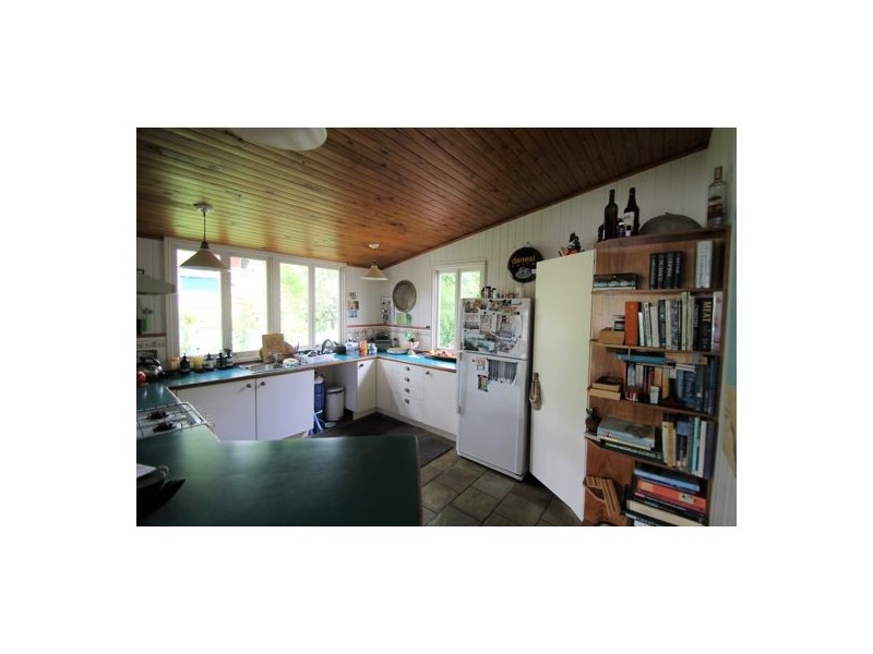 25 ELFIN ST, East Brisbane QLD 4169