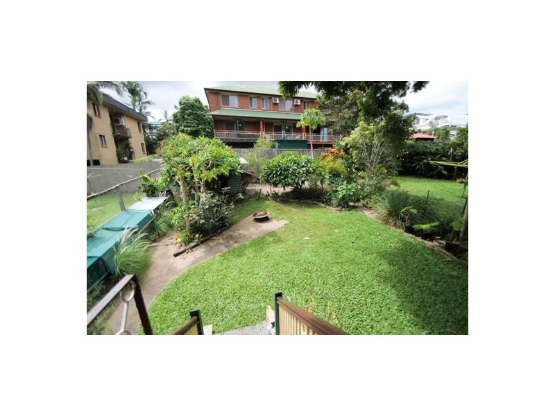 25 ELFIN ST, East Brisbane QLD 4169