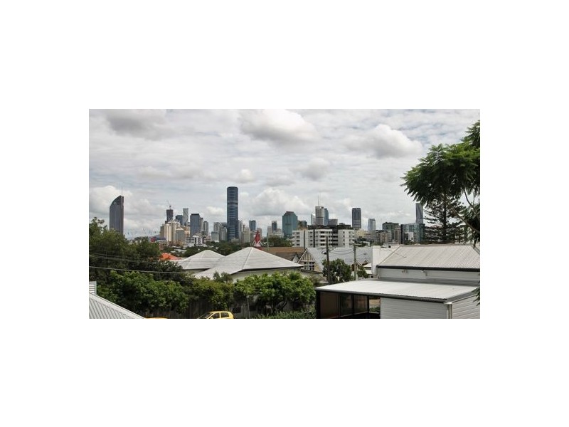 25 ELFIN ST, East Brisbane QLD 4169