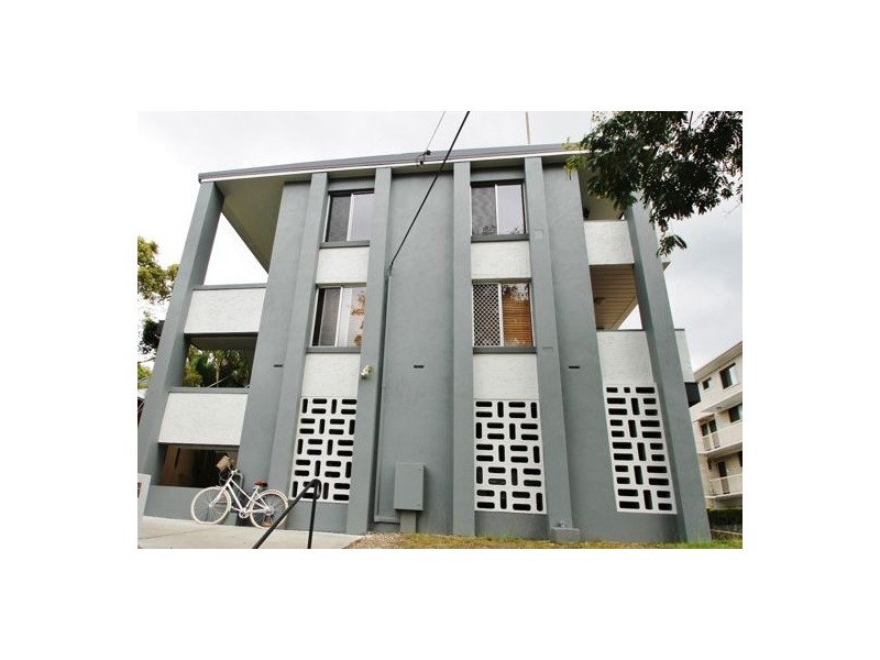 1.32 CLARENDON STREET, East Brisbane QLD 4169