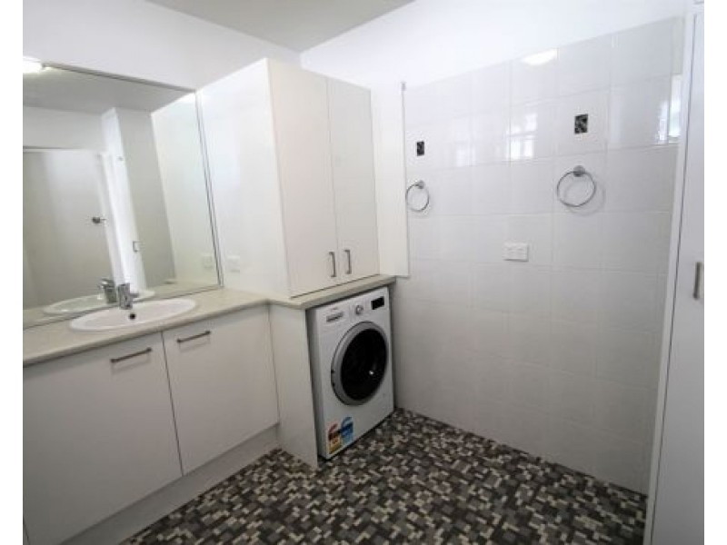 54/64 THORN STREET, Kangaroo Point QLD 4169