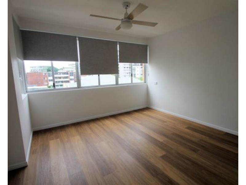 54/64 THORN STREET, Kangaroo Point QLD 4169