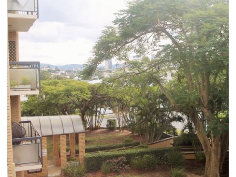 6/7 Lomond Tce, East Brisbane QLD 4169