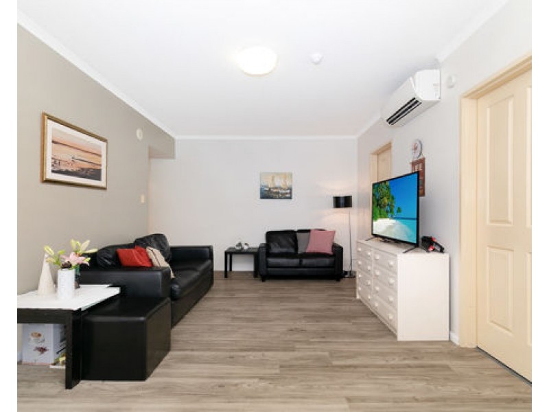 223.85 DEAKIN STREET, Kangaroo Point QLD 4169