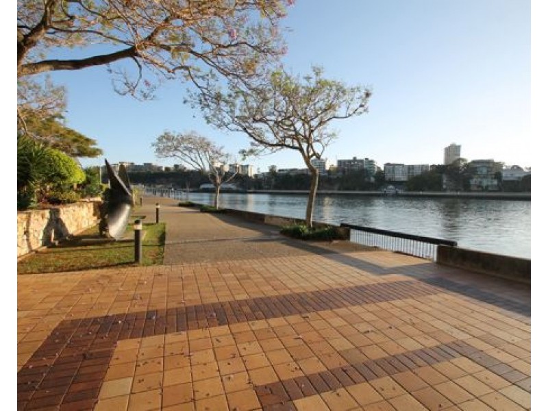 3006.56 WHARF STREET, Kangaroo Point QLD 4169