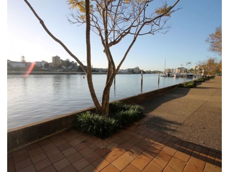 3006.56 WHARF STREET, Kangaroo Point QLD 4169