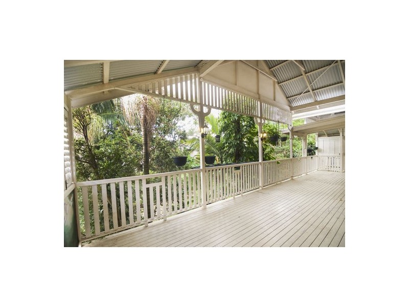 44. BARKER, East Brisbane QLD 4169