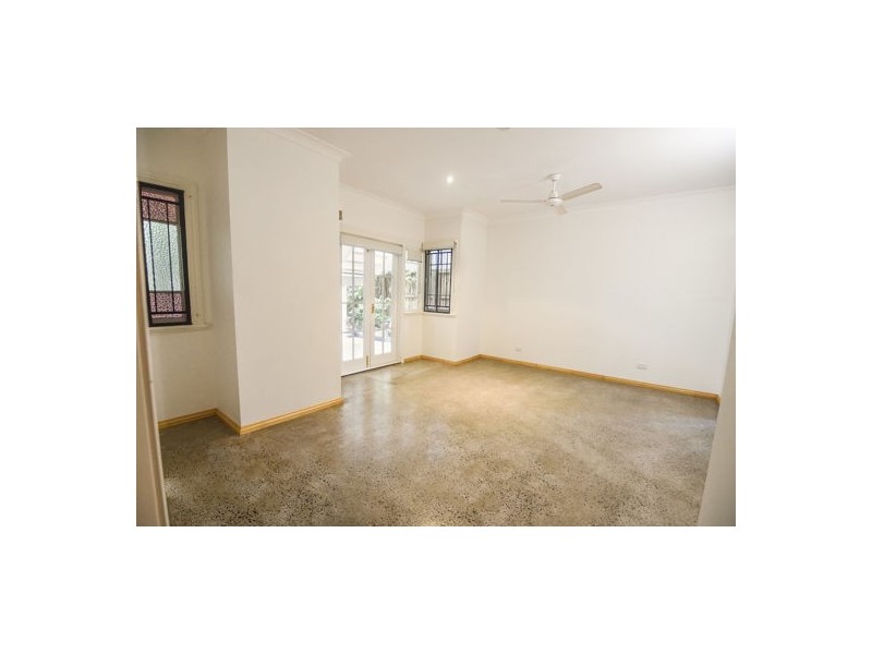 44. BARKER, East Brisbane QLD 4169