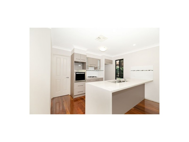 29 DODWELL ST, Holland Park West QLD 4121