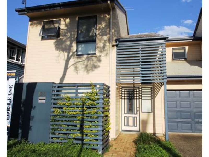 32A FISHER STREET, East Brisbane QLD 4169