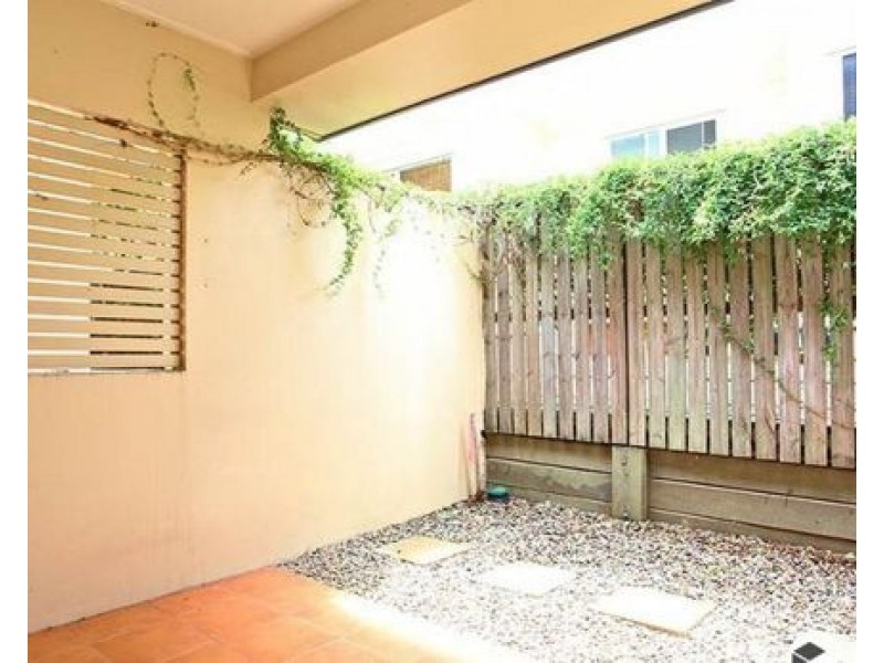 32A FISHER STREET, East Brisbane QLD 4169