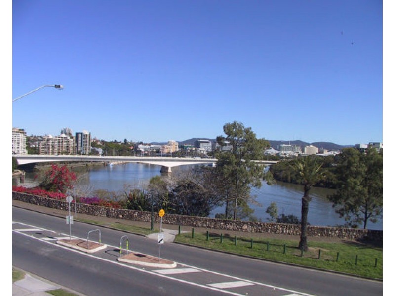 7.152 RIVER TERRACE, Kangaroo Point QLD 4169