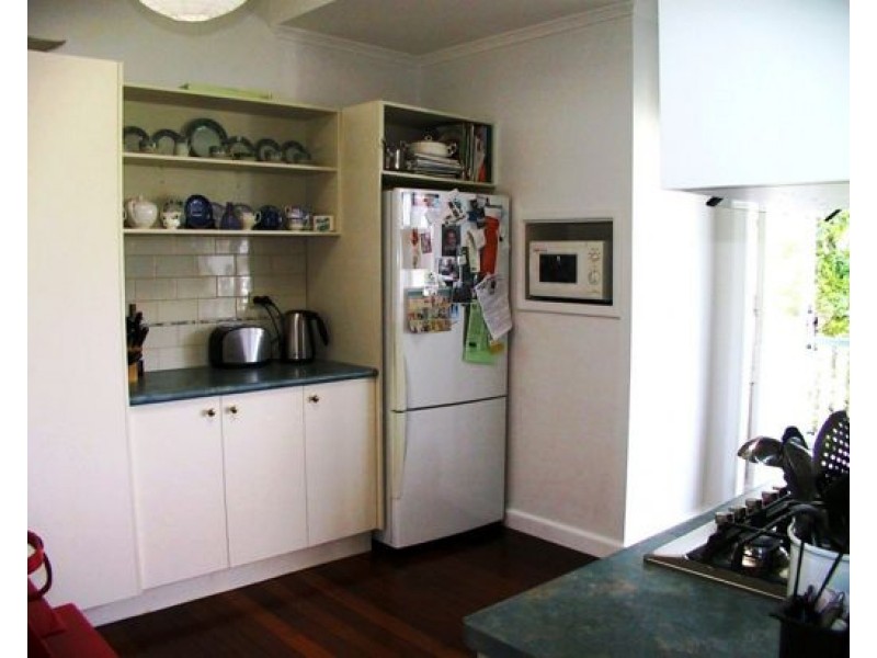 9. HOWARD STREET, Coorparoo QLD 4151