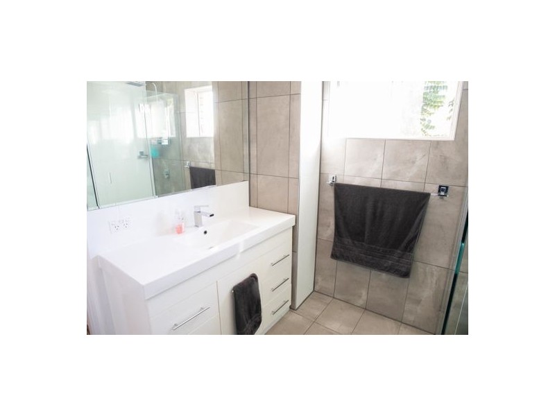 5/39 Ninth Ave, Coorparoo QLD 4151