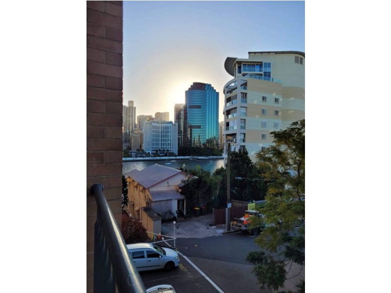 205/355 Main Street, Kangaroo Point QLD 4169