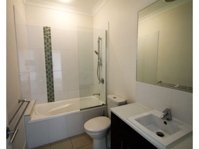 18 NOELA STREET, Coorparoo QLD 4151