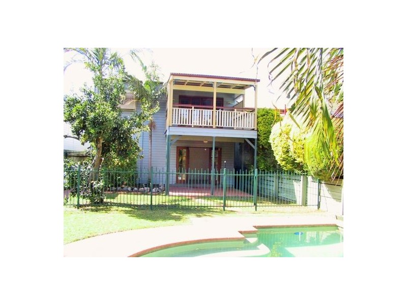 12 CLARENDON STREET, East Brisbane QLD 4169