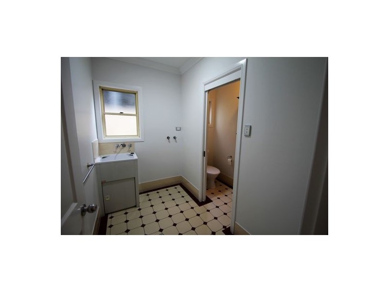 12 CLARENDON STREET, East Brisbane QLD 4169