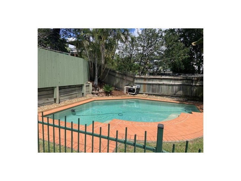 12 CLARENDON STREET, East Brisbane QLD 4169