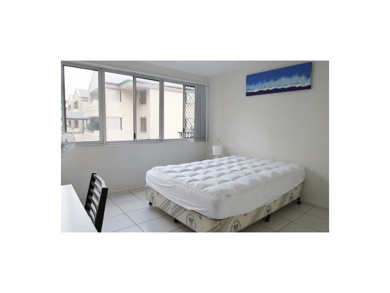 24/64 THORN STREET, Kangaroo Point QLD 4169