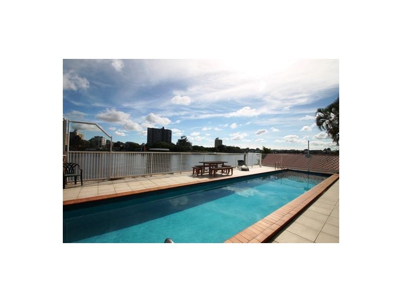 24/64 THORN STREET, Kangaroo Point QLD 4169