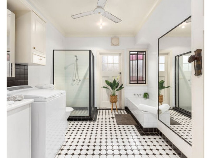 44 Barker Street, East Brisbane QLD 4169