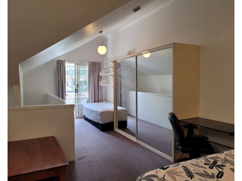 33/45 Wharf Street, Kangaroo Point QLD 4169